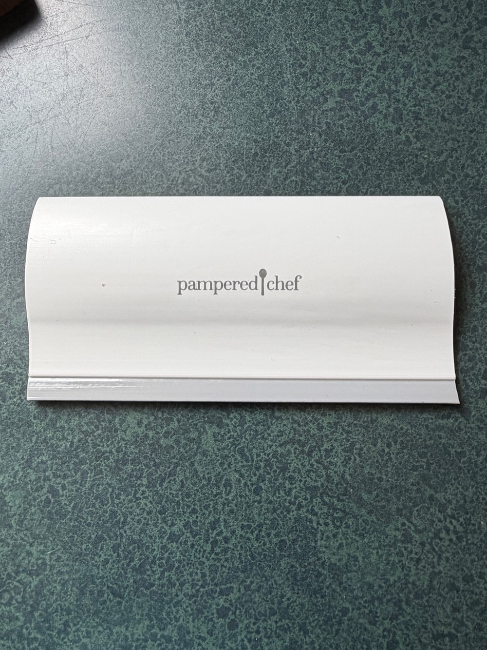 Pampered Chef Handy Scraper, never used #0180